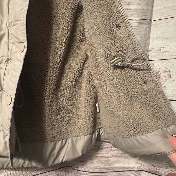 J Crew Women's Down Filled Puffer Vest with Sherpa Lining Beige XS - Picture 6 of 10